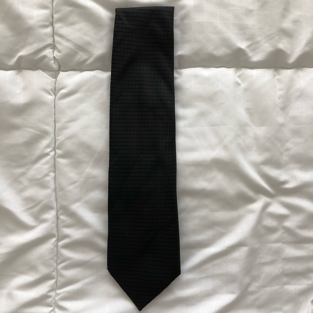 Kenneth Cole New York Hand Made 100% Silk Tie